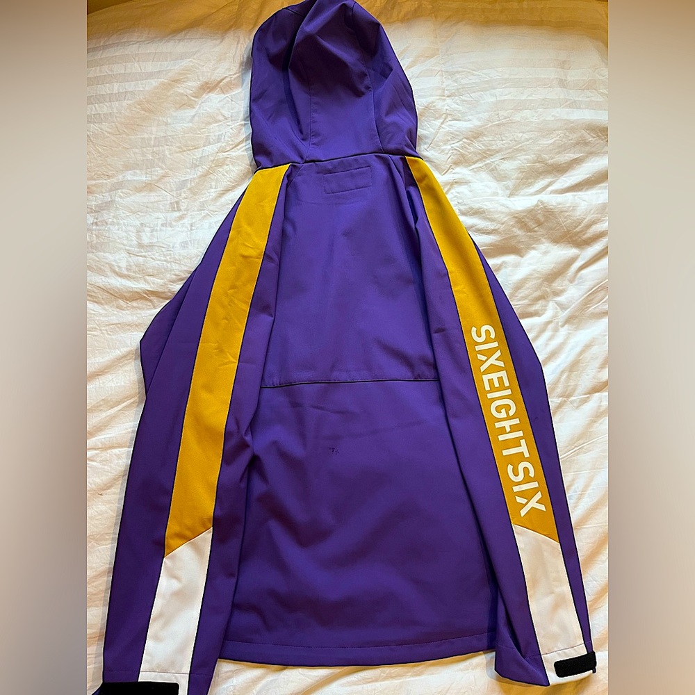 686 waterproof & breathable ski/snowboarding jacket.